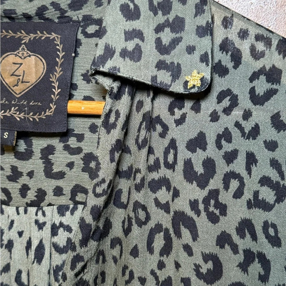 🌻 Z&L Anthropologie Olive Animal Print Gold Embroidered Women's sz Small Blouse - Picture 10 of 14